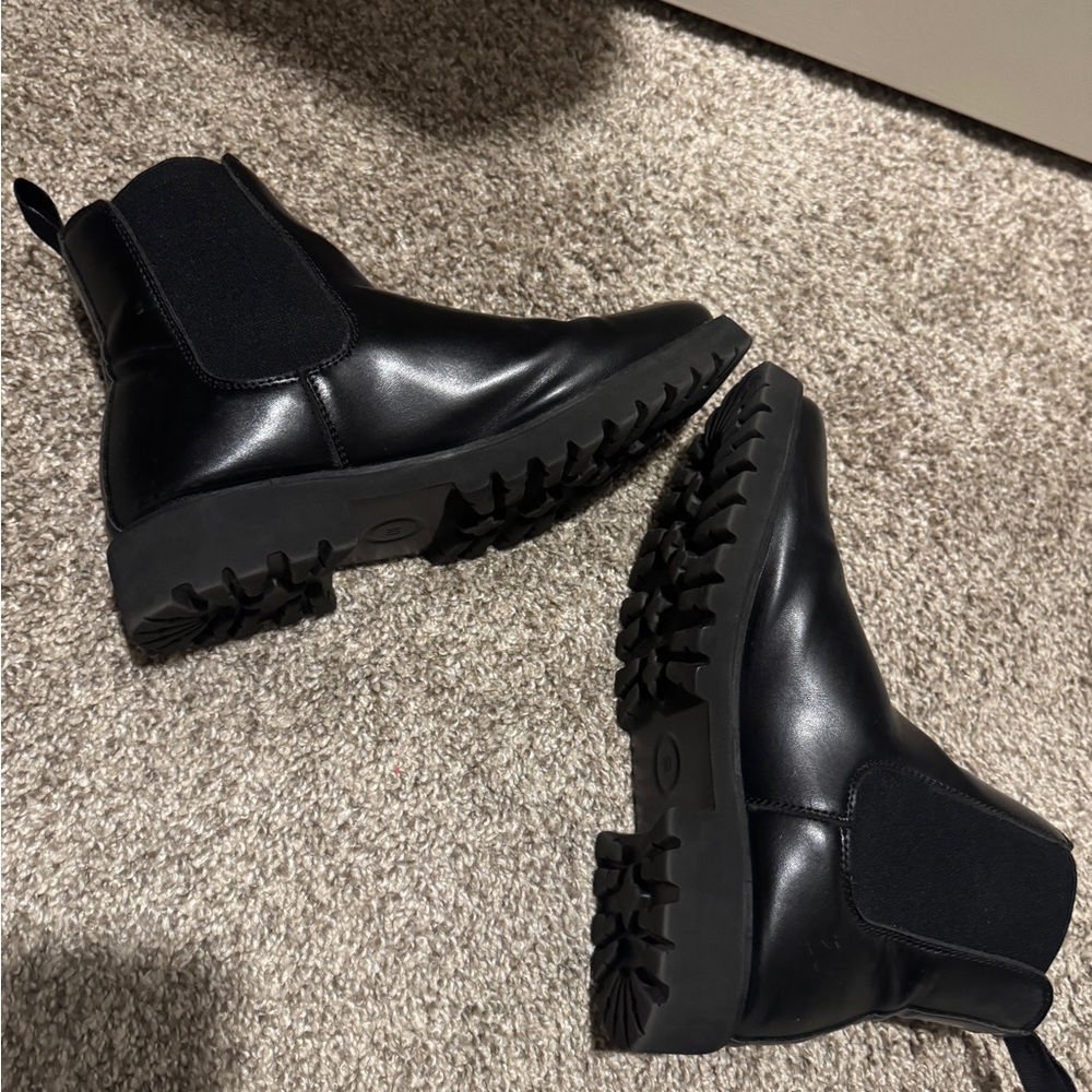Source Unknown Black Ankle Boots